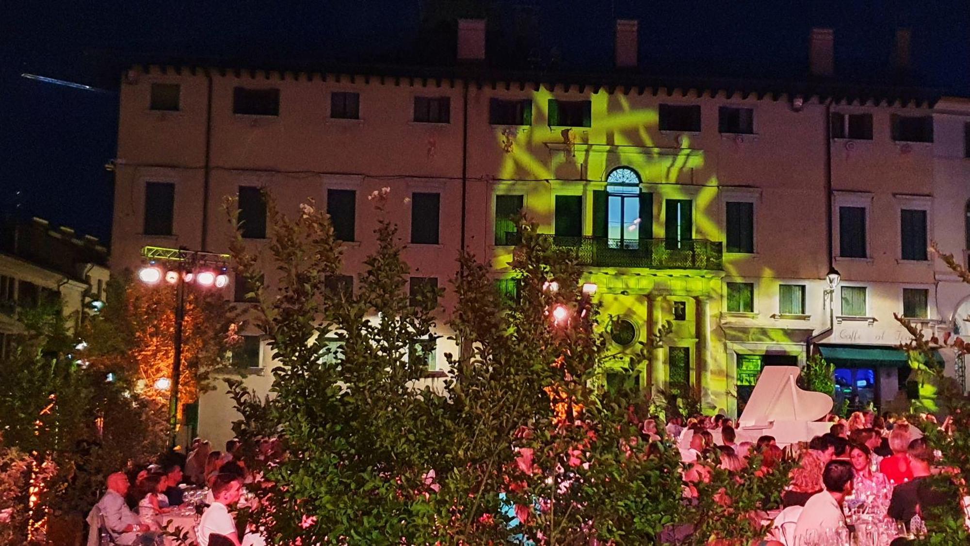 Appartamento Attico Di Piazza Cima Conegliano Esterno foto